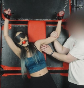 Standing Tickle Punishment �C Jezebel Lee in the Dungeon