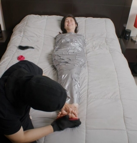 BeneathMyFeet �C Mummified & Tickled