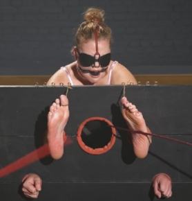 Vanda - Bastinado and Tickling in Heavy Stocks